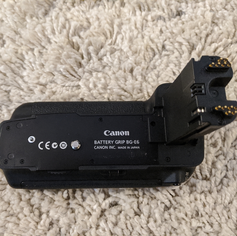 Canon Battery Grip - Picture 6 of 6